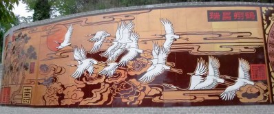 洛阳凤凰山纪念园大型彩绘浮雕
