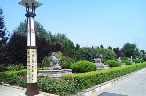 洛阳盘龙冢陵园神道