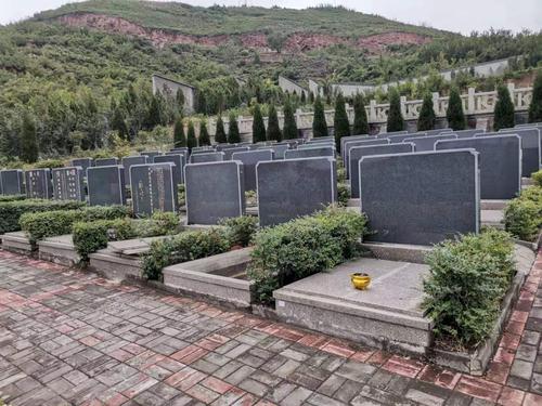 洛阳首阳古园两代墓.jpg