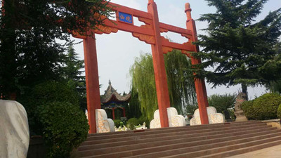 洛阳宝山陵园牌坊