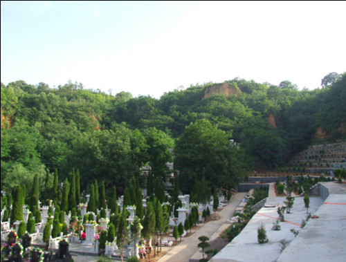 洛阳南山陵园步步高升