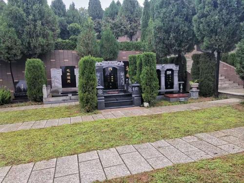 洛陽公墓哪家好,鳳凰山紀念園神道邊好風水墓地價格